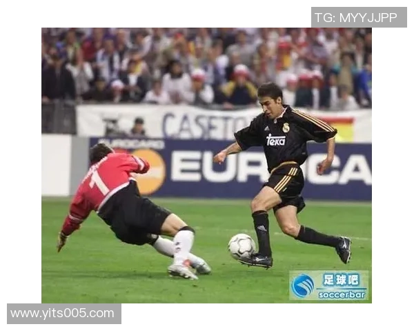 世界足球百发球星名单解析及其辉煌成就回顾