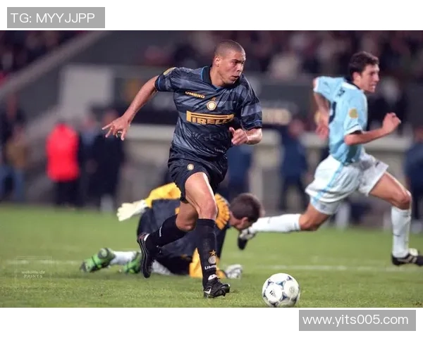 足球巨星那些鲜为人知的怪癖与独特习惯揭秘